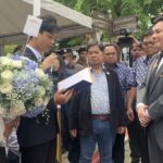 จบยาก! น.ศ.-ศิษย์เก่า อุเทนฯ กว่า150 คน รวมตัวค้านย้ายออกจากพื้นที่ ตร.ตรึงกำลังเข้ม ดูแลความสงบ