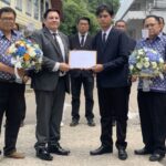 จบยาก! น.ศ.-ศิษย์เก่า อุเทนฯ กว่า150 คน รวมตัวค้านย้ายออกจากพื้นที่ ตร.ตรึงกำลังเข้ม ดูแลความสงบ