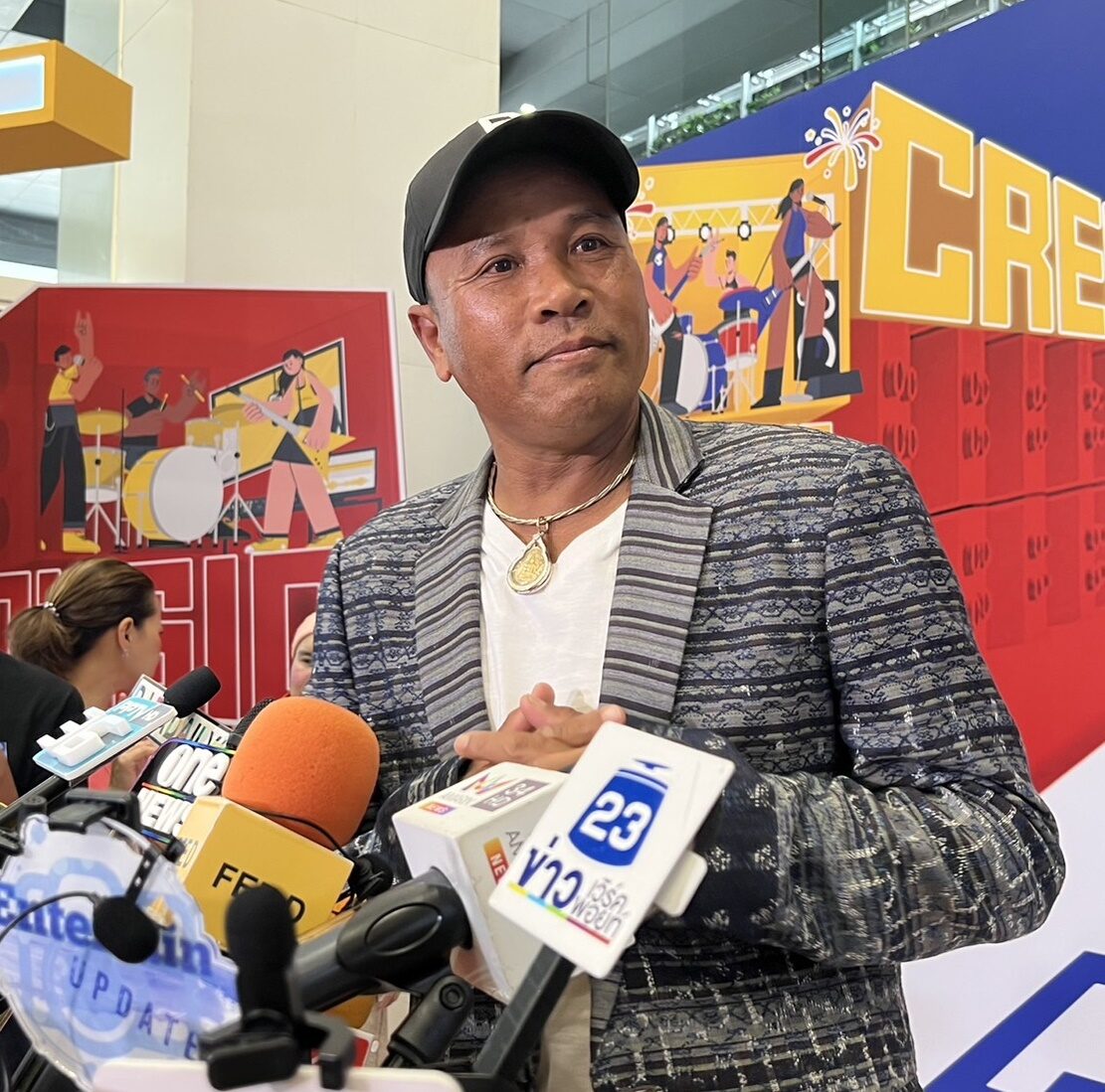 ไมค์ ภิรมย์พร แนะศิลปินรุ่นน้อง