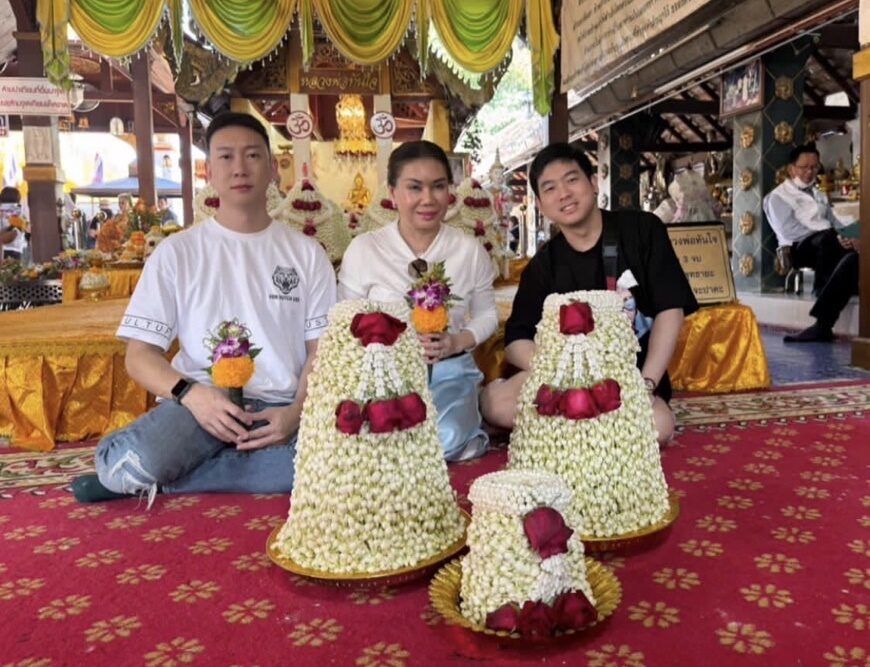 เบนซ์ เรซซิ่ง เดินสายแก้บน