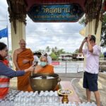 เริ่มแล้ว! วัดอุทยาน ร่วม อบต.บางขุนกรอง จัดงานลอยกระทง อาบน้ำแสงจันทร์ เพื่อเป็นสิริมงคล