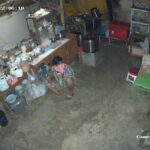 กล้องวงจรปิดจับภาพขโมย ย่องเข้าร้านก๋วยเตี๋ยว เจ้าของใจเด็ดออกไล่ล่า จับโจรส่งตำรวจ