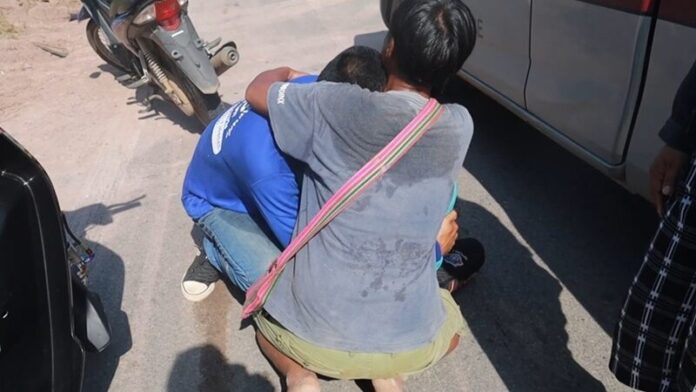 กอด