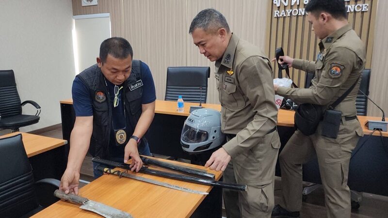 จับ 3 เขมร ยกแก๊งถล่มโจ๋ไทยเจ็บ 2 ล่ามือโพสต์หวั่นลามกระทบไทย-กัมพูชา -  ข่าวสด