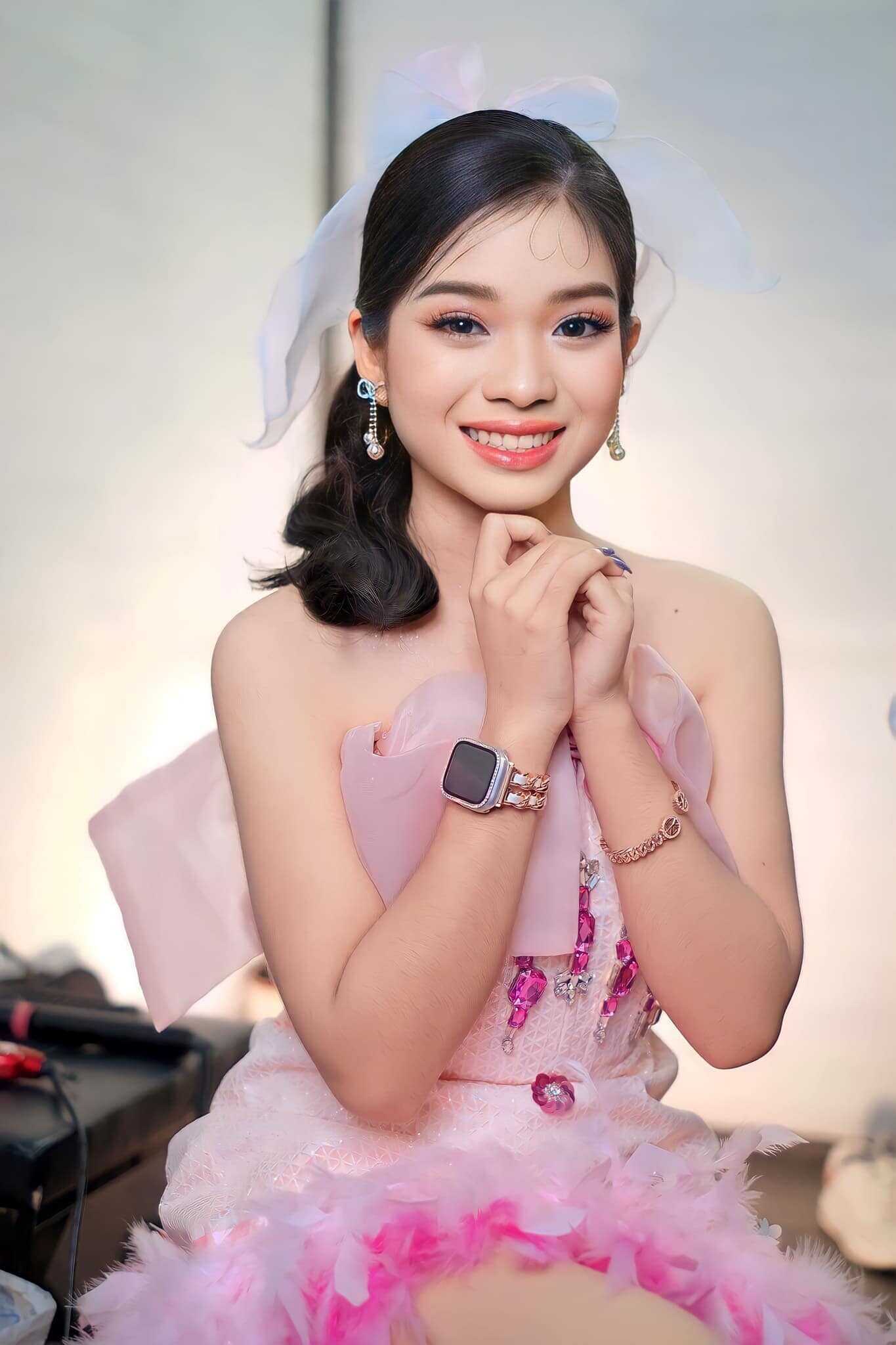 สกู๊ปบันเทิง - ‘อุ๋งอิ๋ง เพชรบ้านแพง’ ยืนหนึ่งซุปตาร์หมอลำวัยใส