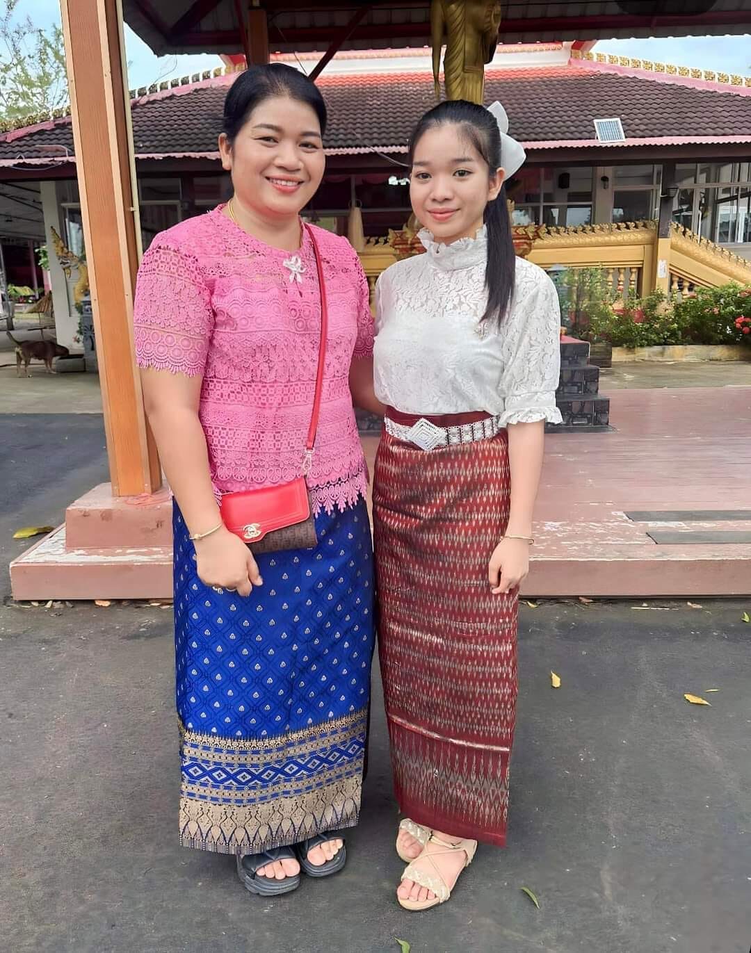 สกู๊ปบันเทิง - ‘อุ๋งอิ๋ง เพชรบ้านแพง’ ยืนหนึ่งซุปตาร์หมอลำวัยใส