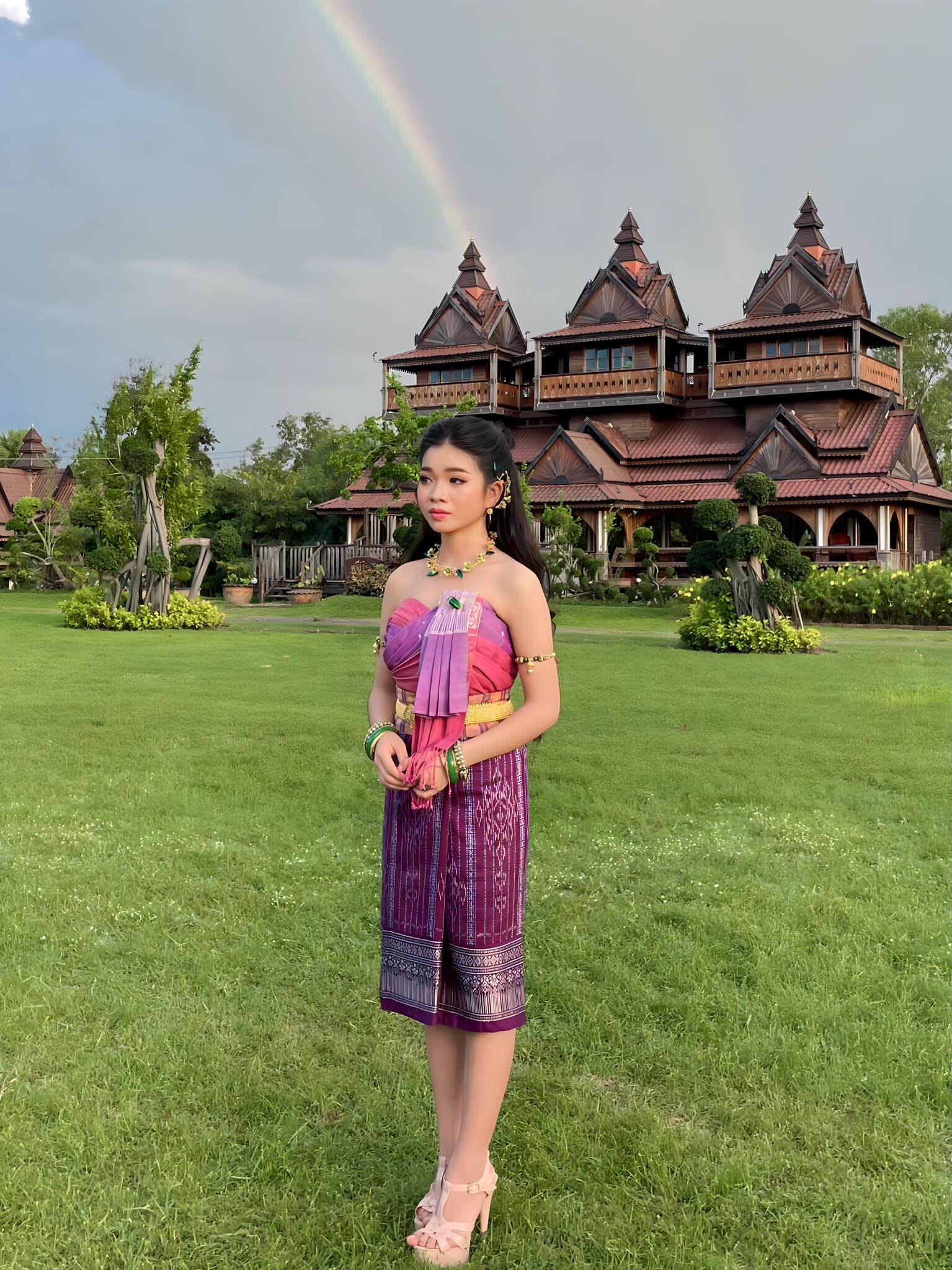 สกู๊ปบันเทิง - ‘อุ๋งอิ๋ง เพชรบ้านแพง’ ยืนหนึ่งซุปตาร์หมอลำวัยใส