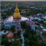 หน้าผากแตะมือหลวงพ่อแก้ว ประทานพร วัดเชิงเขา สระบุรี สายมูไม่ควรพลาด ไหว้พระรับโชคปี'67