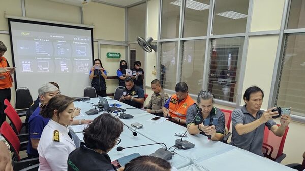 รองผู้ว่าราชการจังหวัดประจวบคีรีขันธ์ ประชุมด่วน เร่งเยียวยาช่วยเหลือเหยื่อ รถทัวร์มรณะ พุ่งชนต้นไม้ เสียชีวิต 14 ราย
