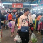 ตลาดแตก ปชช.ทั่วอีสาน แห่ต่อคิวเลือกซื้ออาหารทะเลคึกคัก เตรียมกินเลี้ยงฉลองปีใหม่