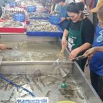 ตลาดแตก ปชช.ทั่วอีสาน แห่ต่อคิวเลือกซื้ออาหารทะเลคึกคัก เตรียมกินเลี้ยงฉลองปีใหม่