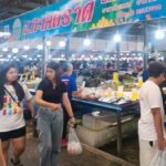ตลาดแตก ปชช.ทั่วอีสาน แห่ต่อคิวเลือกซื้ออาหารทะเลคึกคัก เตรียมกินเลี้ยงฉลองปีใหม่