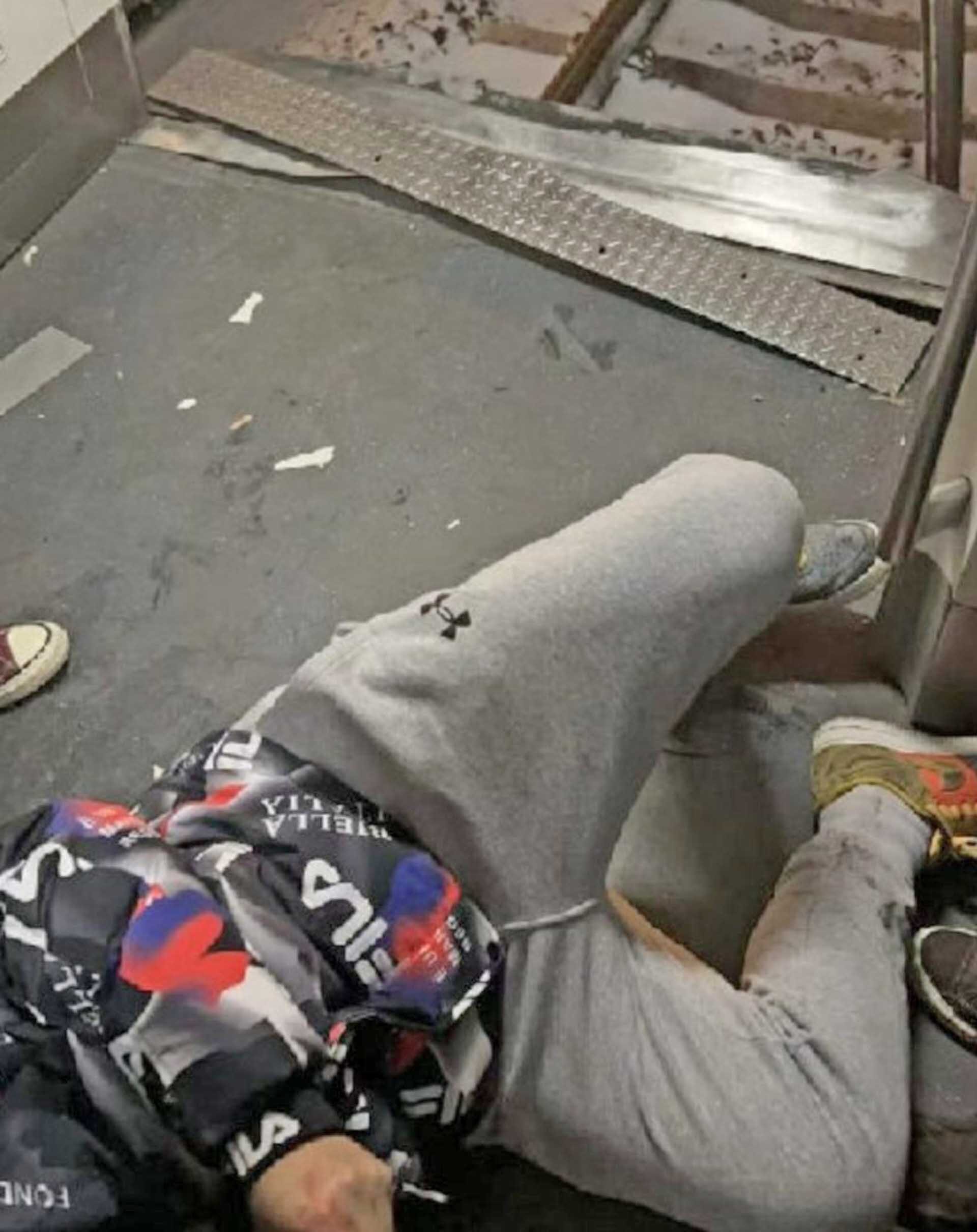 ปักกิ่งระทึก! ตู้รถไฟใต้ดิน “หลุดแยกขบวน” ผู้โดยสารบาดเจ็บกว่า 30 คน