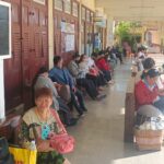 สถานีรถไฟโคราชคึกคัก ปชช.แห่ใช้บริการแน่นชานชาลา หนีจราจรติดขัดถนนมุ่งสู่จังหวัดภาคอีสาน