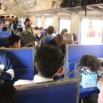 สถานีรถไฟโคราชคึกคัก ปชช.แห่ใช้บริการแน่นชานชาลา หนีจราจรติดขัดถนนมุ่งสู่จังหวัดภาคอีสาน