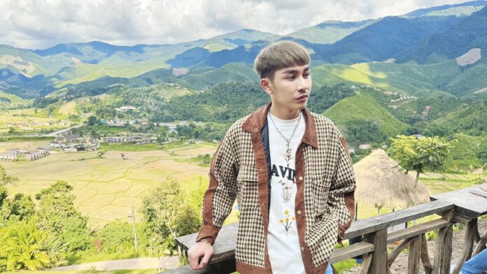 จับกระแสลูกทุ่ง