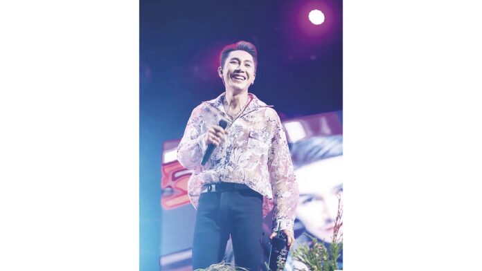 จับกระแสลูกทุ่ง 