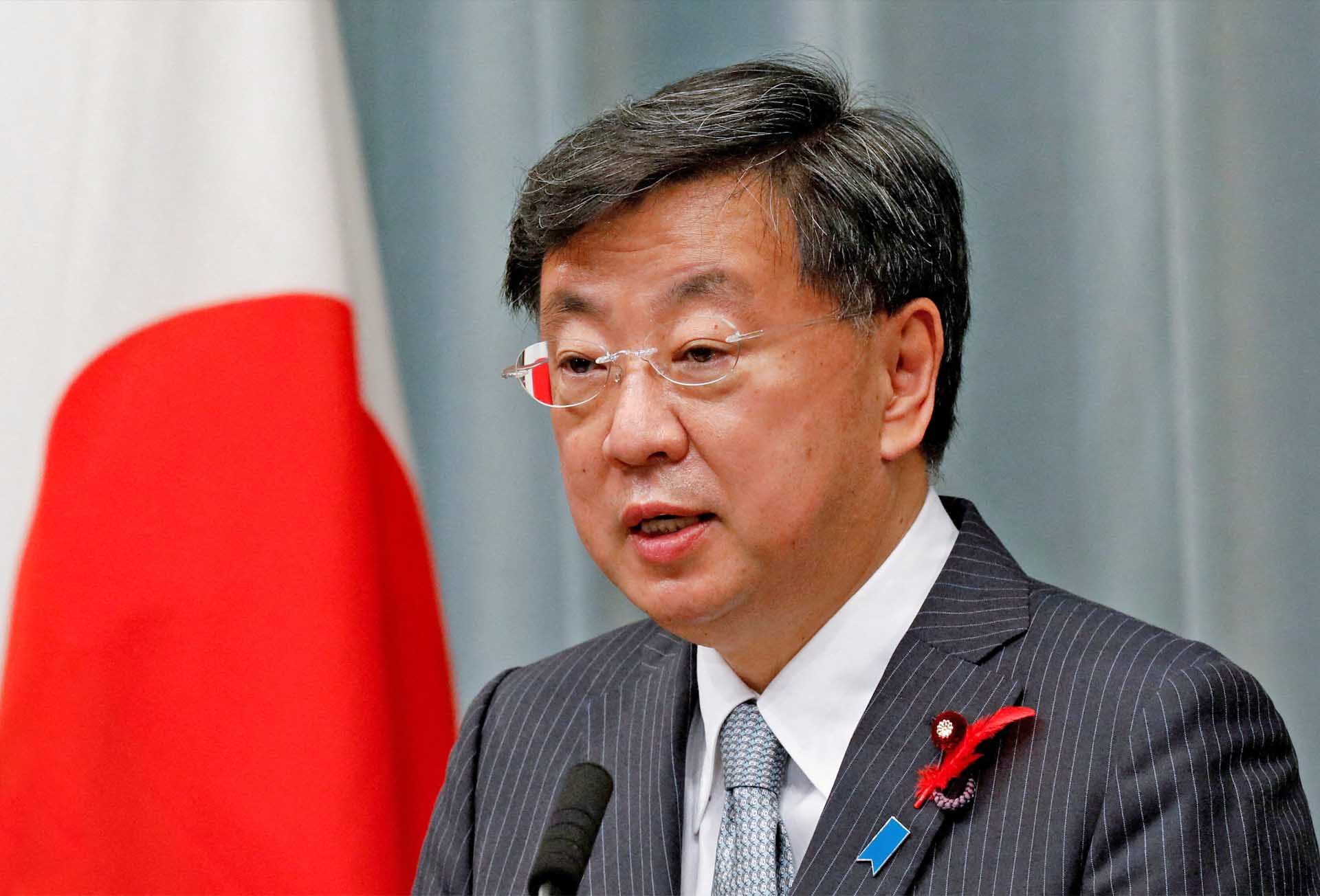 รัฐมนตรีญี่ปุ่น “แห่ลาออก” เซ่นฉาวทุจริต-พรรครัฐบาลโยงเงินสินบน 123 ล้าน!