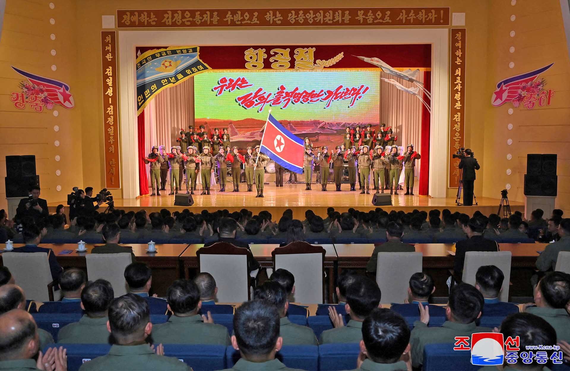 คิม จองอึน สั่งกองทัพ “เตรียมความพร้อม” ตอบสนองต่อการยั่วยุของศัตรู