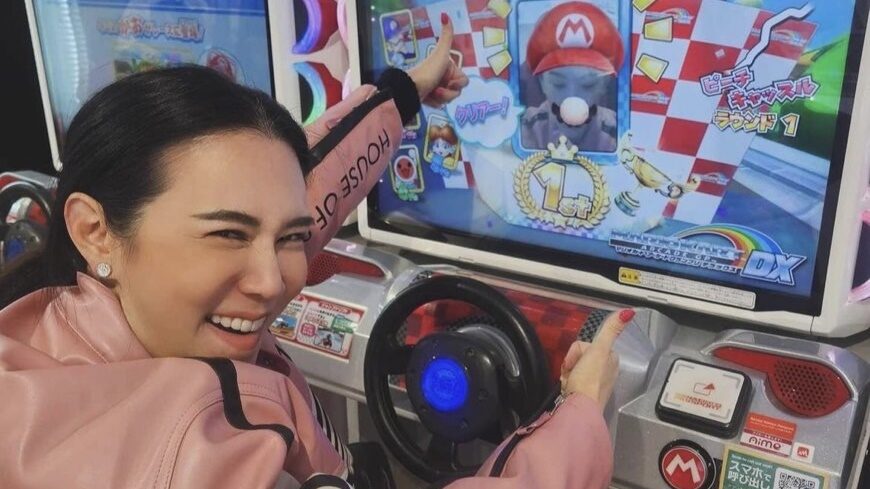 เมย์ เฟื่อง ซัดจอมแซะ