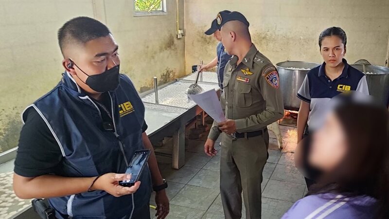 เปิดภาพสุดยี้ ผลิตลูกชิ้นเถื่อน บอกพิกัดย่านตลาดใน กทม. ที่โรงงานส่งขายให้  - ข่าวสด