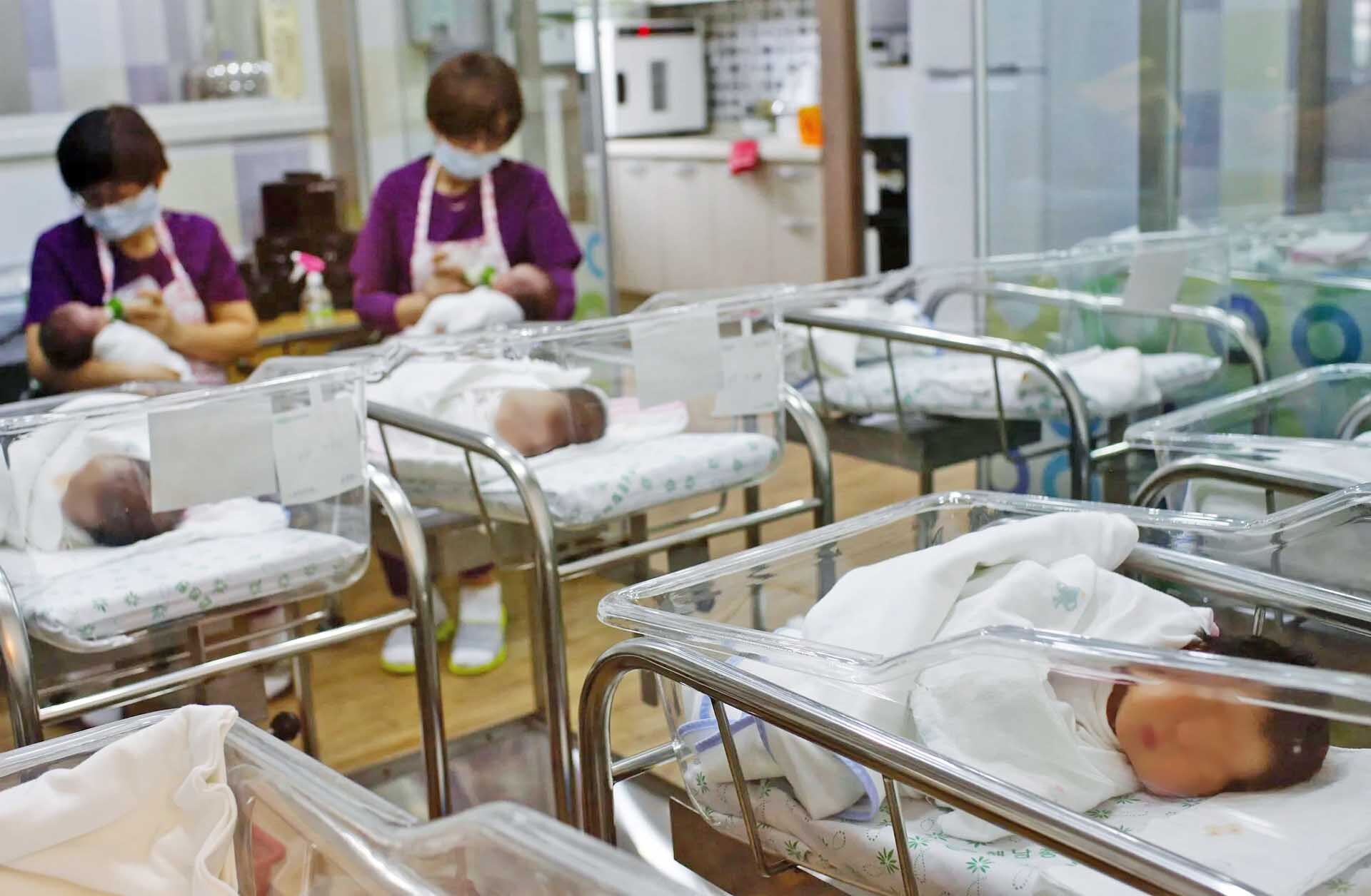 เกาหลีใต้ลุยตั้งหอควบคุม “เปิดรับต่างชาติ” หวั่นภาวะ “สูญพันธุ์” เหตุอัตราเกิดต่ำ