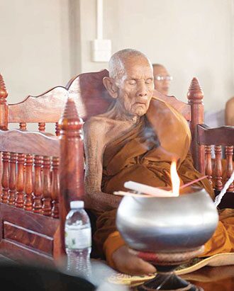 ข่าวสดพระเครื่อง - เหรียญชนะจน‘หลวงปู่ขำ’ สร้างหอระฆังวัดหนองแดง 