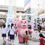 วันสยามฉลองเทศกาลแห่งความสุขสุดยิ่งใหญ่ เนรมิตตกแต่งตระการตามอบความสุขยกกำลังสาม จัดเต็มศิลปินดารากว่า 150 ชีวิต 