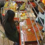 โจรสาวเหิมตระเวนชิงทองกลางเมือง สัปดาห์เดียว 3 ร้าน ตร.เร่งแกะรอยวงจรปิดล่าตัว