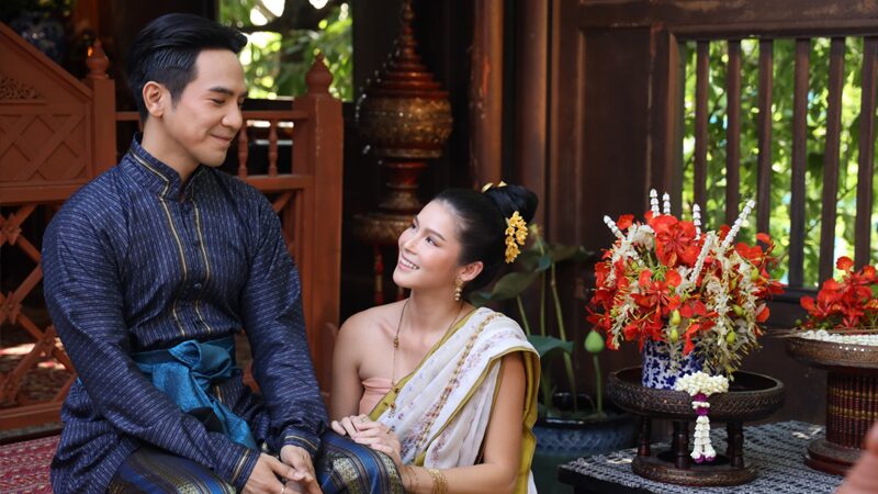 พ่อเรือง และ แม่เรียม (ลูกสาวเจ้าเมืองพิษณุโลก)