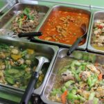 ไข่ไก่ปรับแพงขึ้น แม่ค้าร้านข้าวแกงตรึงราคาขาย ทนแบกต้นทุน ลูกค้าพอใจแห่อุดหนุน