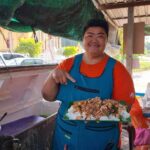 เจ๊เล็กโคตรกะเพรา กินเช้าอิ่มยันเย็น เสิร์ฟแบบล้นๆ เอาใจคนมีรายได้น้อย