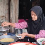 ชวนล่องใต้ ชิมขนมระดับตำนาน ถูกอร่อย 'อาปมแลหงัง' แป้งสดเตาถ่าน ของดีชุมชน