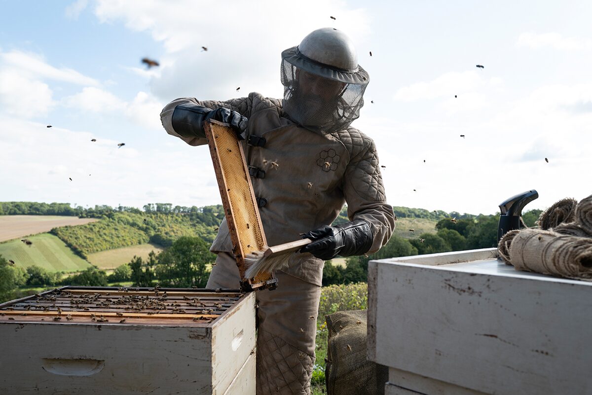 สตาร์ต่างแดน - ‘เจสัน สเตแธม’แอ๊กชั่นตัวพ่อ บู๊ระห่ำสมจริง‘The Beekeeper’