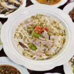 แกงกะทิหมูย่างใบมะขามอ่อน เมนูที่เลือนหาย งานเทศกาลอาหารมอญ อ.บ้านโป่ง