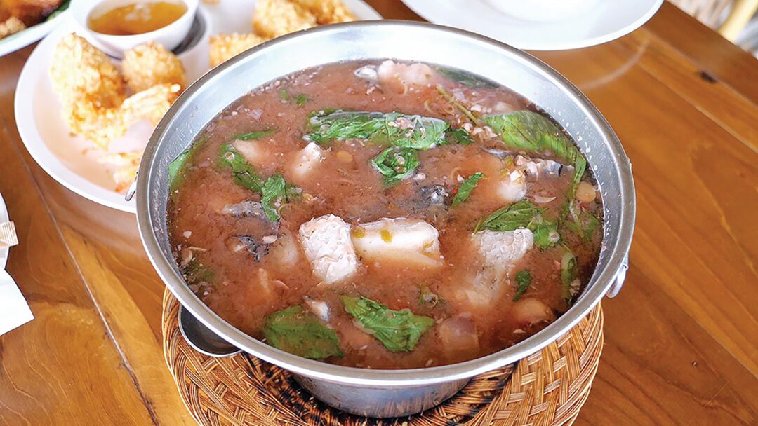 อิ่มอร่อย - ร้านข้าวใหม่ปลามัน เมนูท้องถิ่น-อร่อยล้นโต๊ะ
