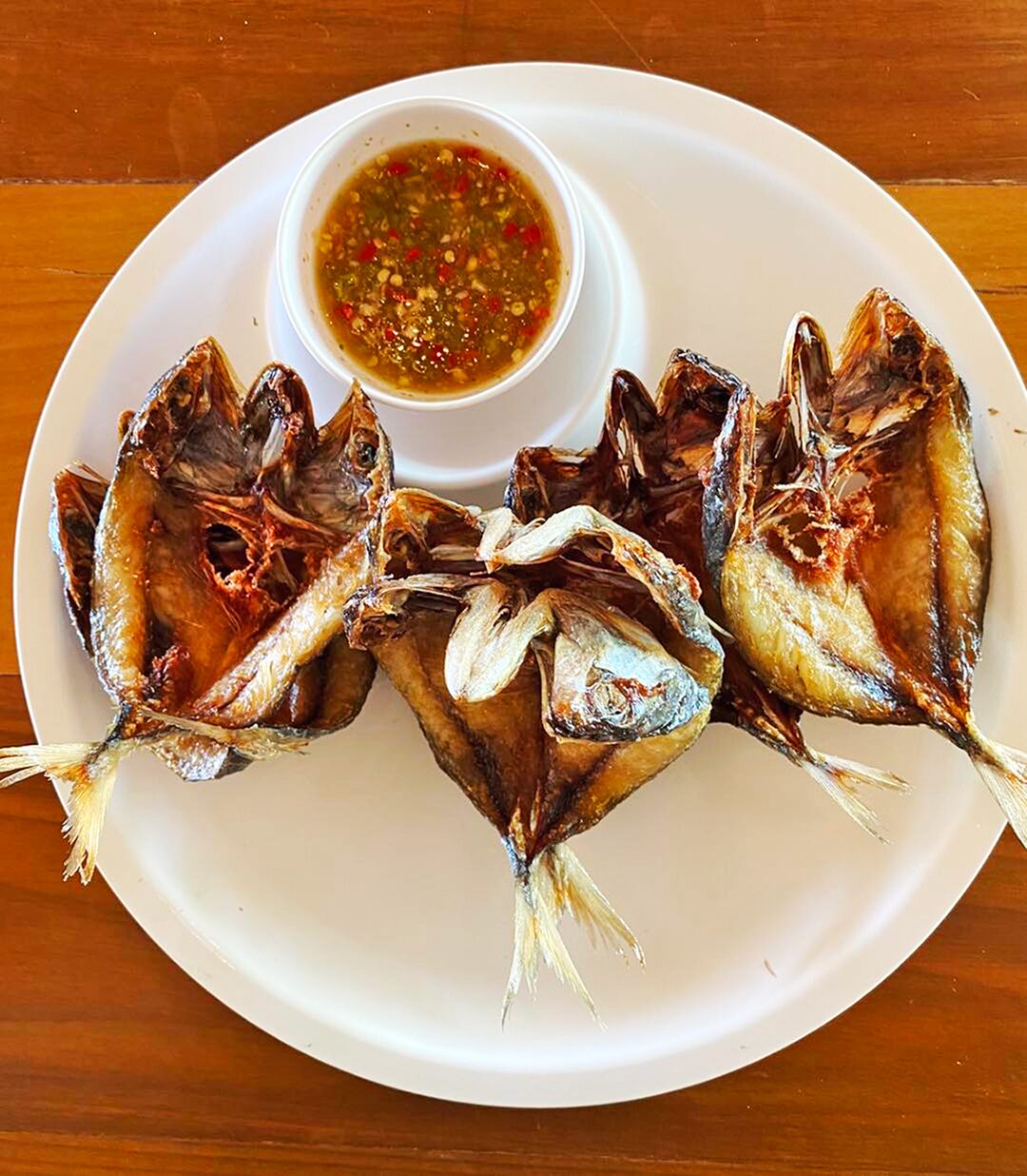 อิ่มอร่อย - ร้านข้าวใหม่ปลามัน เมนูท้องถิ่น-อร่อยล้นโต๊ะ
