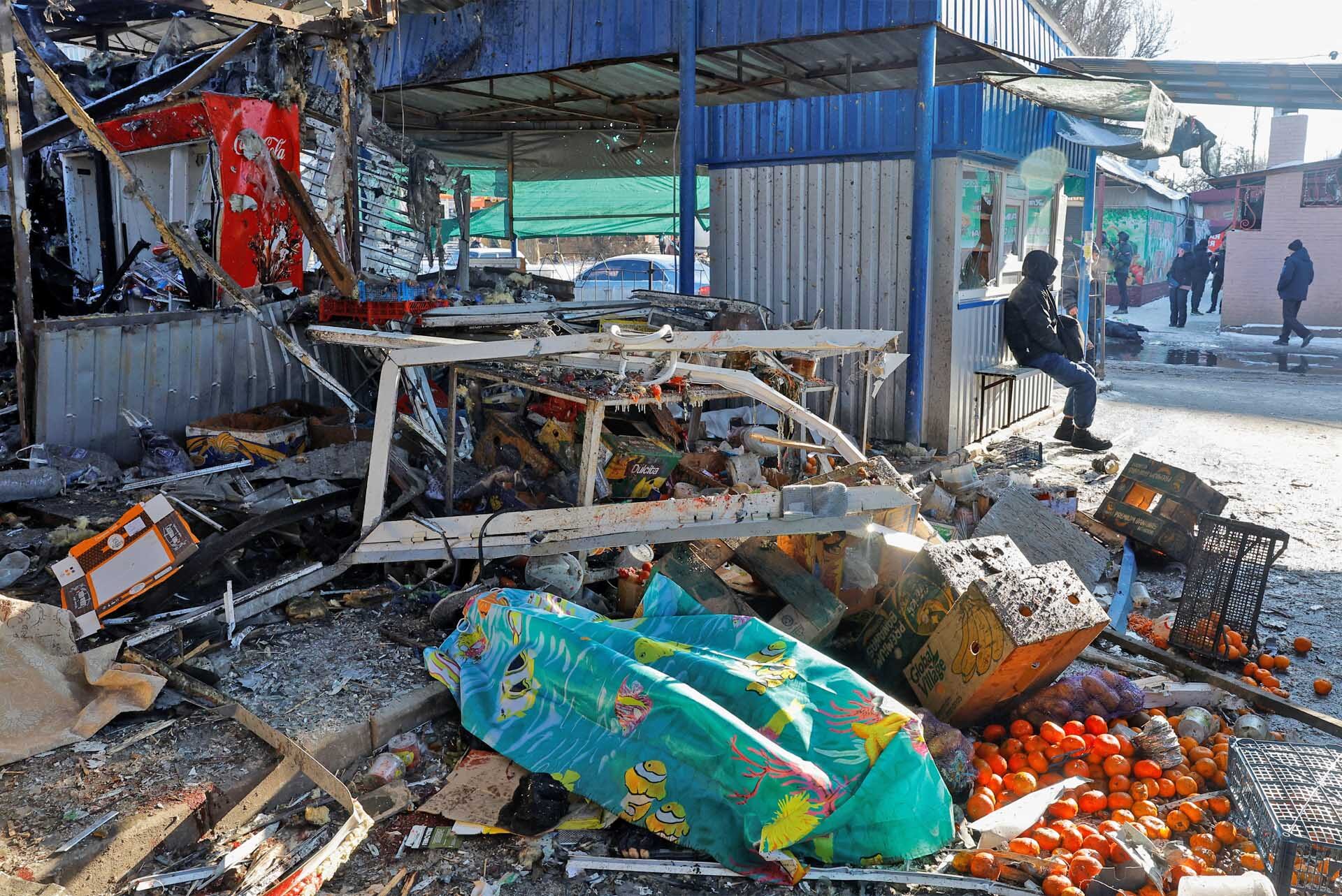 ยูเครนปัด “ถล่มตลาด” สังเวยพุ่ง 27 ศพ-รัสเซียครหาใช้อาวุธชาติตะวันตกก่อเหตุ
