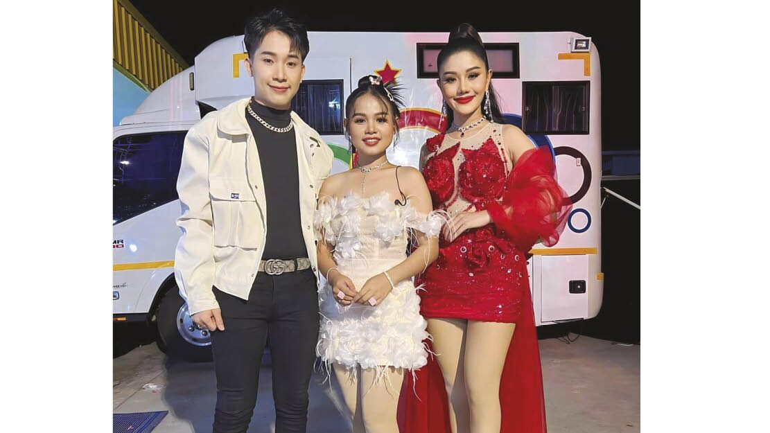จับกระแสลูกทุ่ง