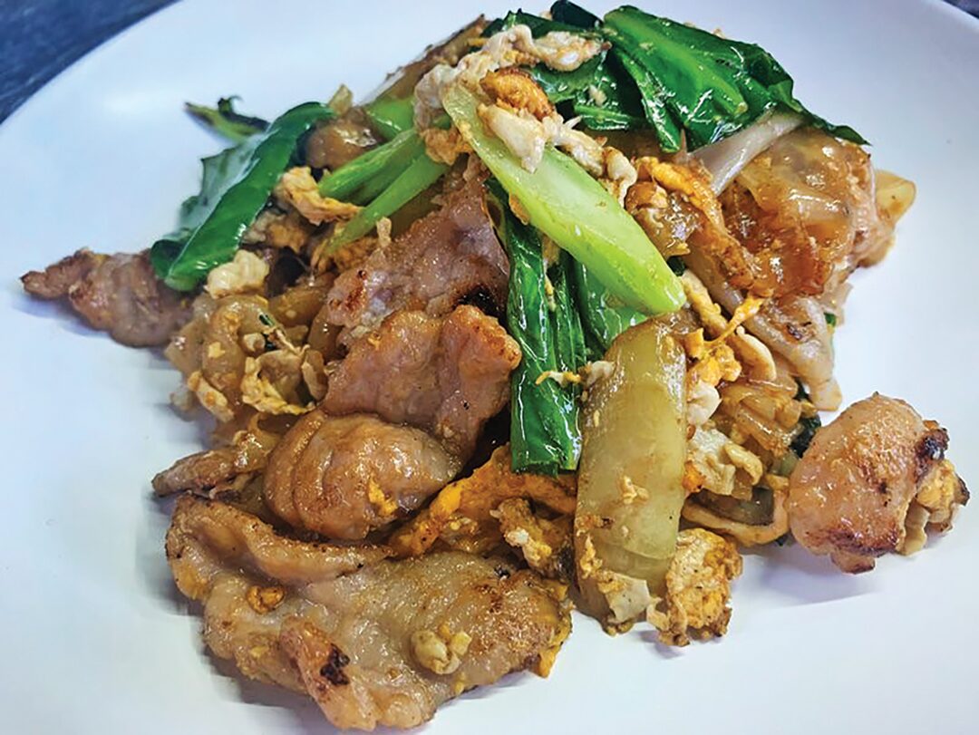 สวรรค์ในครัว - ร้านแป๊ะไจ๋ราดหน้า สูตรโบราณผัดเตาถ่าน