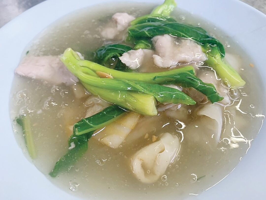 สวรรค์ในครัว - ร้านแป๊ะไจ๋ราดหน้า สูตรโบราณผัดเตาถ่าน