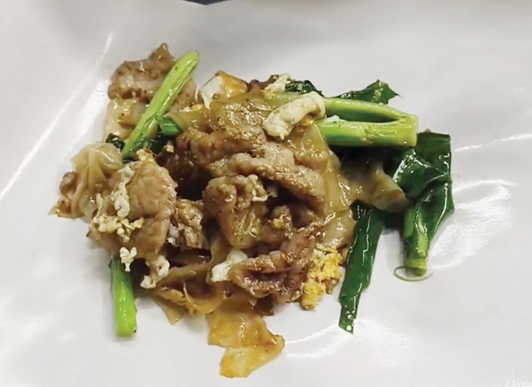 สวรรค์ในครัว - ร้านแป๊ะไจ๋ราดหน้า สูตรโบราณผัดเตาถ่าน