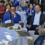 "บิ๊กป้อม" ควง "พัชรวาท" นั่งชิลกินไอศกรีม ชมเมืองโบราณศรีเทพ ฉลองมรดกโลก