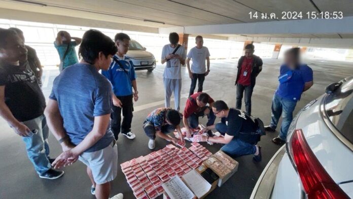 ล่อซื้อกลางห้าง จับไรเดอร์ ลอบ ขายซิมเถื่อน ผ่านเฟซบุ๊ก ของกลางนับพันซิม 3 ล่อซื้อกลางห้าง