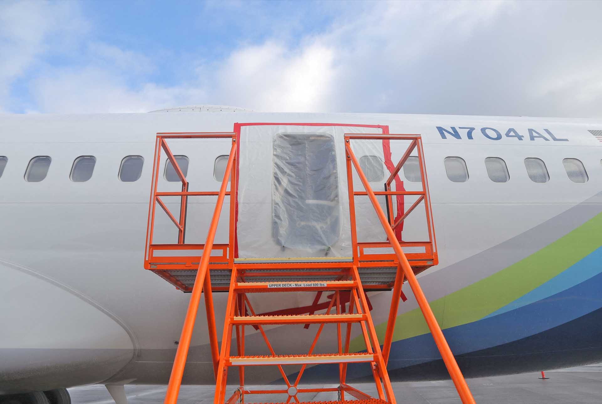 ยูไนเต็ดแอร์ไลน์เผย “โบอิ้ง 737 แม็กซ์ 9” มีปัญหาติดตั้งประตู “น็อต” หลวม!