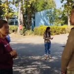 ชาวบ้านสุดทนพฤติกรรม ผญบ.ไม่โปร่งใส ถือป้ายเดินประท้วง ร้อง มท.2 ตรวจสอบด่วน