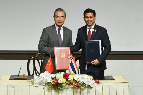 Thailand And China Joyfully Sign A Visa Exemption Deal