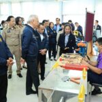 รมว.“พิพัฒน์” ลงพื้นที่ จ.ปทุมธานี ตรวจเยี่ยมศูนย์ฟื้นฟูฯ