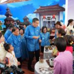นายกรัฐมนตรี เยี่ยมชมการแสดงและสาธิตภูมิปัญญาวัฒนธรรม จ.ระนอง