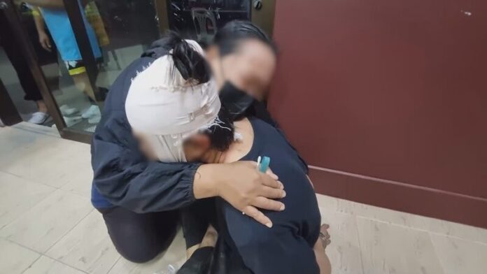 แม่กอด